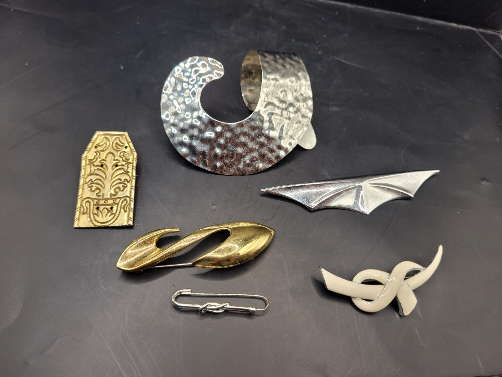 Vintage Modernist Brooch & Clip Lot – Set of 6 Mixed Metals Gold Silver Tone