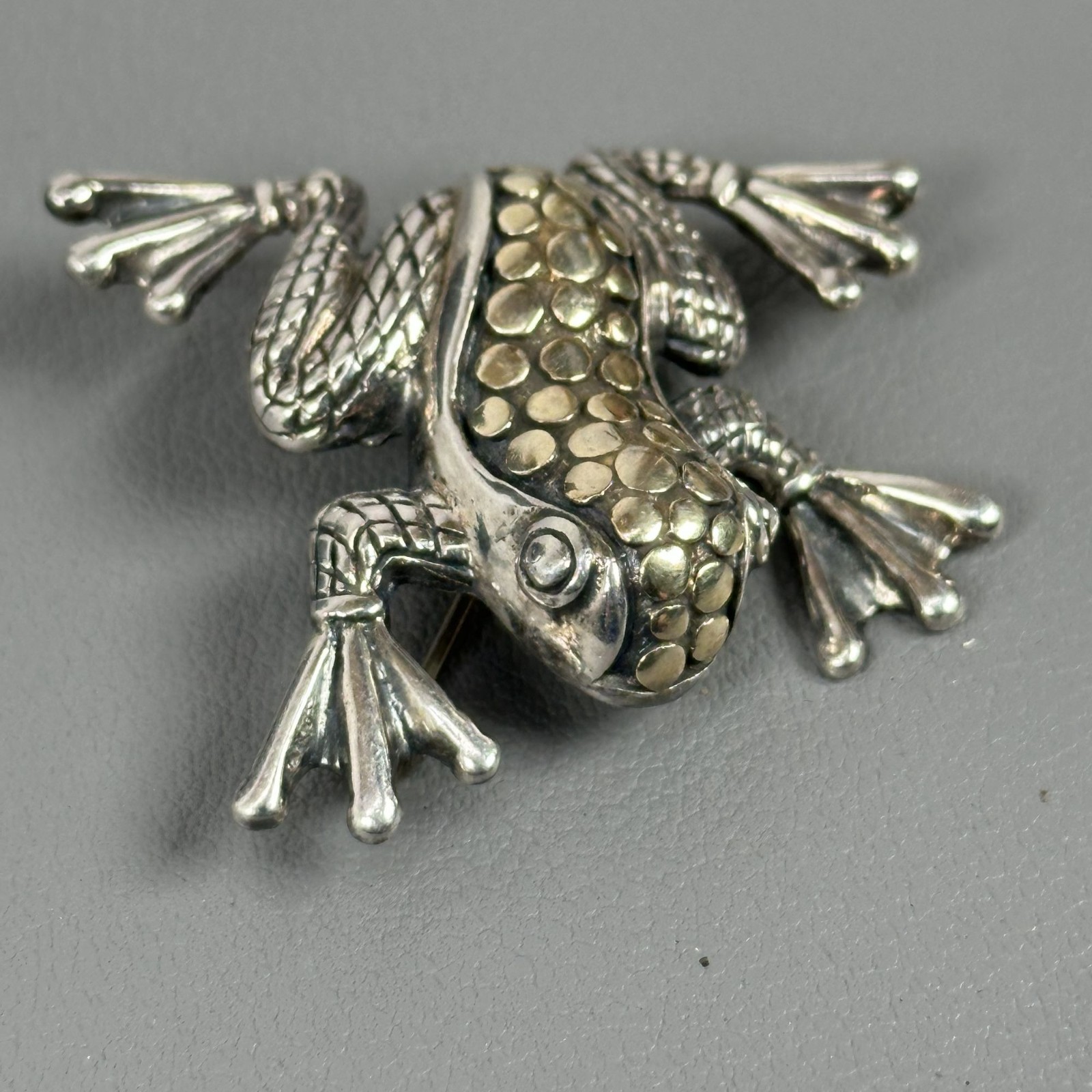 Vintage TH Thailand Sterling Silver & Brass Frog Animal Brooch Pin Textured 10g