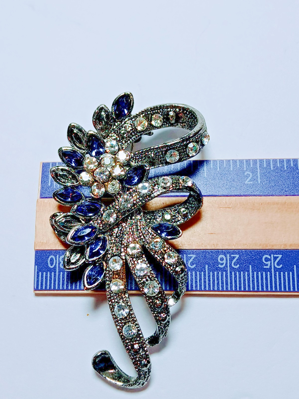 Vintage Floral Ribbon Brooch Pot Metal Pin Rhinestone Violet Blue Silver Tone