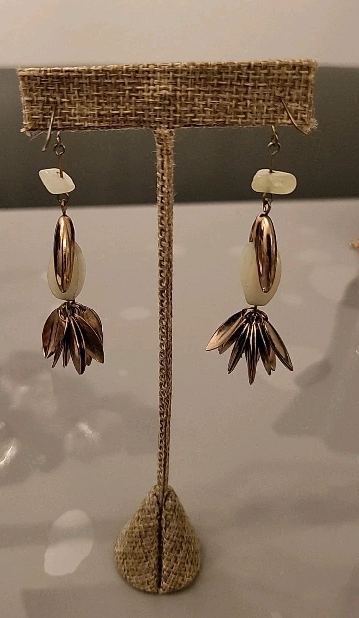 Vintage Dangle Leaf Drip Drop Earrings White Quartz Crystal w Gold 2.5″ LengthK1