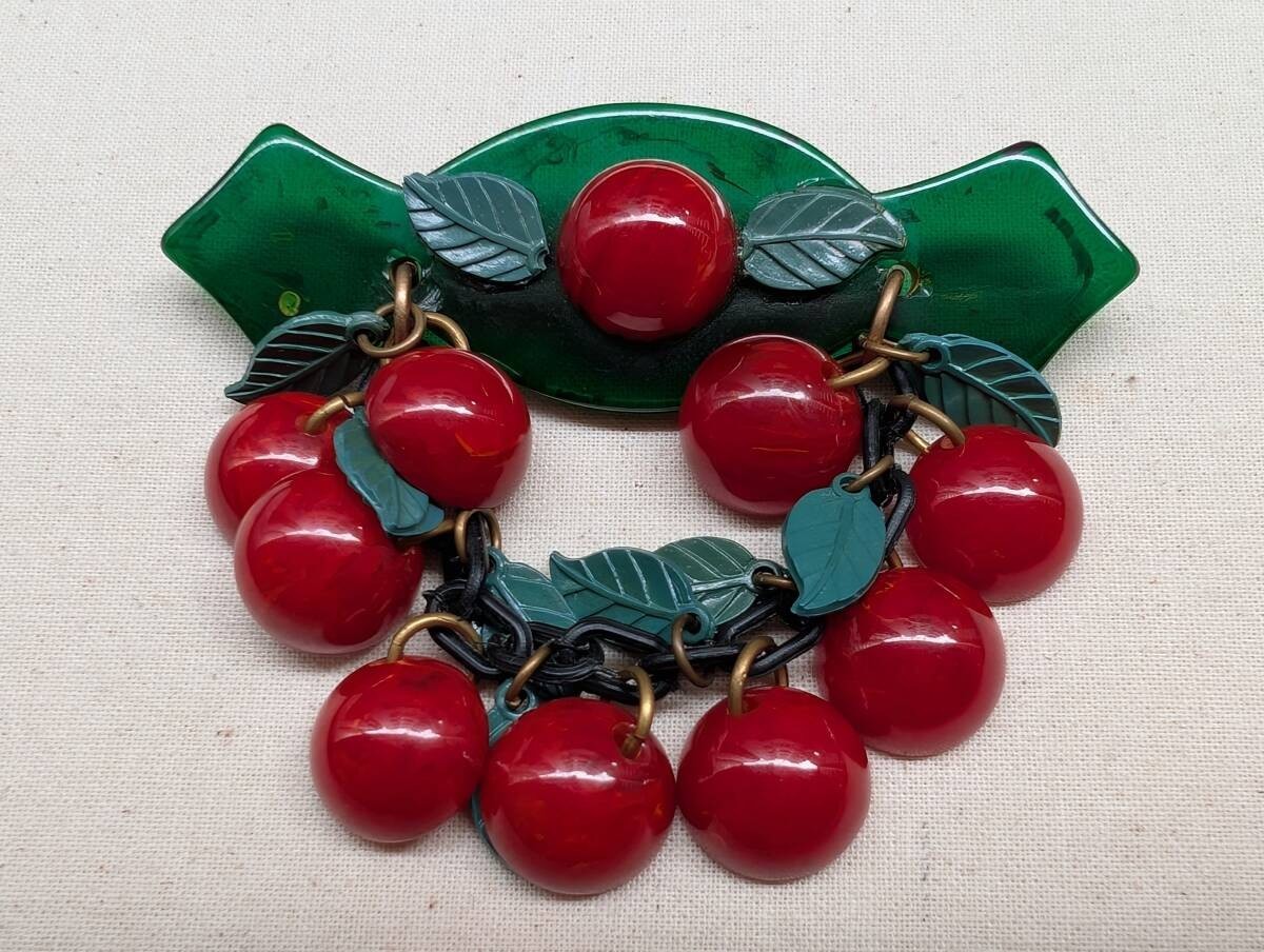 1930s ~ 1940s Cherry Shape Bakelite Brooch Size H 2.5 x W 3.3 in