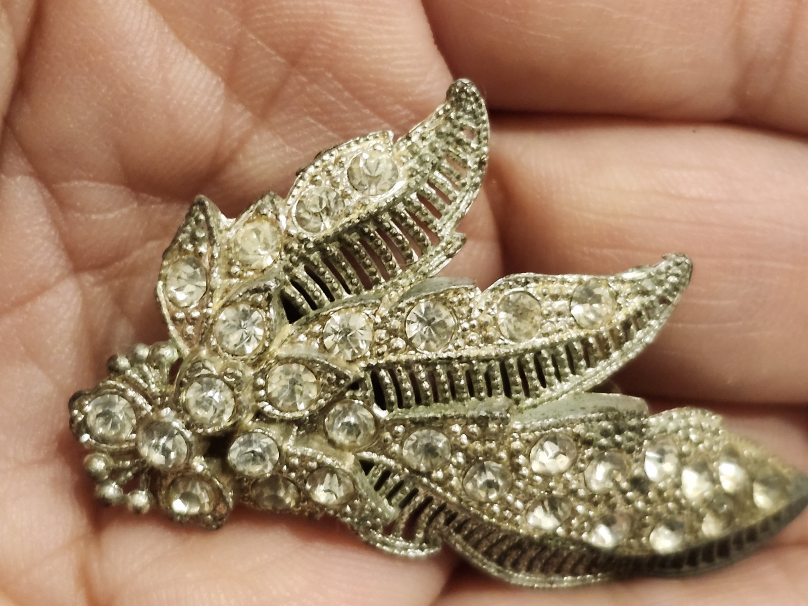Vintage Art Deco Dress Clip – Silver Tone w/ Rhinestones & Filigree 2″ x 1.5″