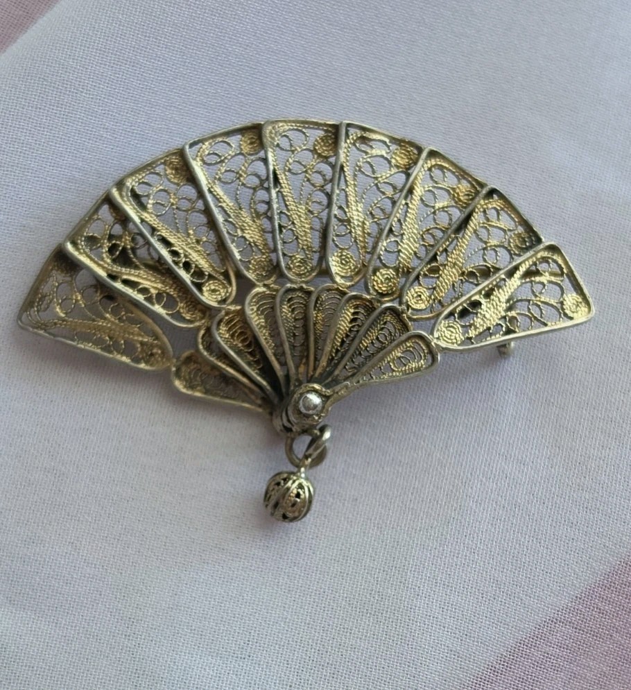 Cannetille Sterling Filigree Handheld Fan Pin Antique Brooch Wash 1.75″ C Clasp