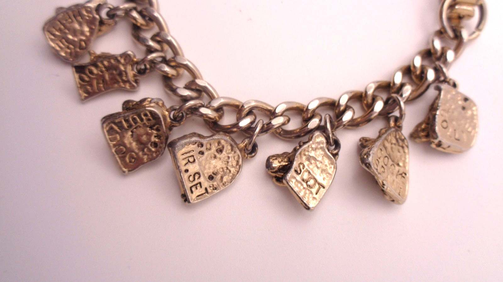 Vintage Super Fun Oval Chain Link Charm Bracelet 14 Different Dog Head Charms