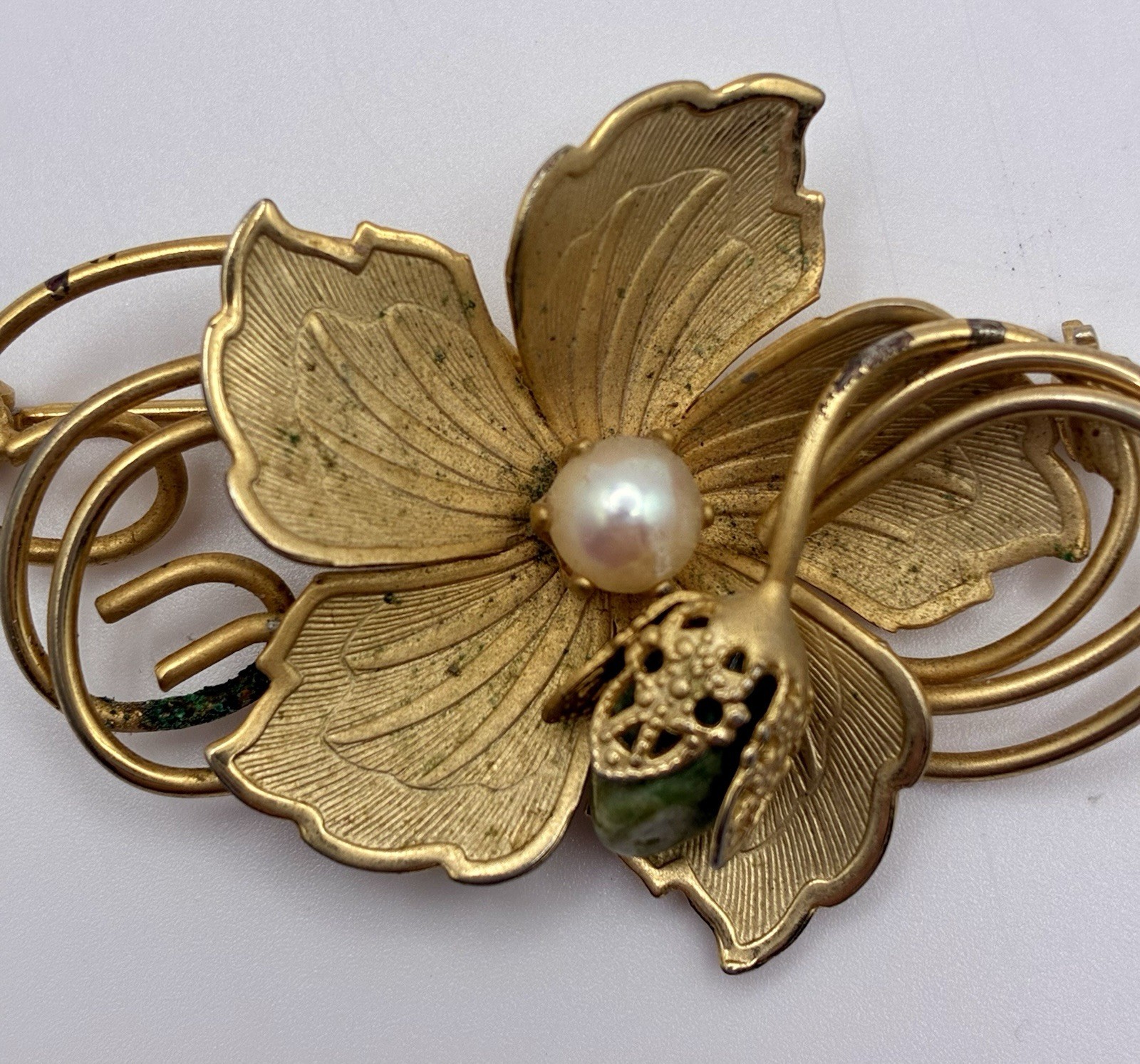 Vtg 1950s Gold Tone Orchid Floral Brooch Faux Pearl Coro Style Costume Unmarked