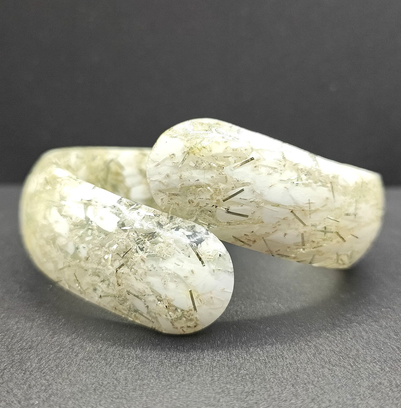 Vintage MCM 1950s Bypass Hinged Clamper Lucite Bracelet White Sparkly Confetti