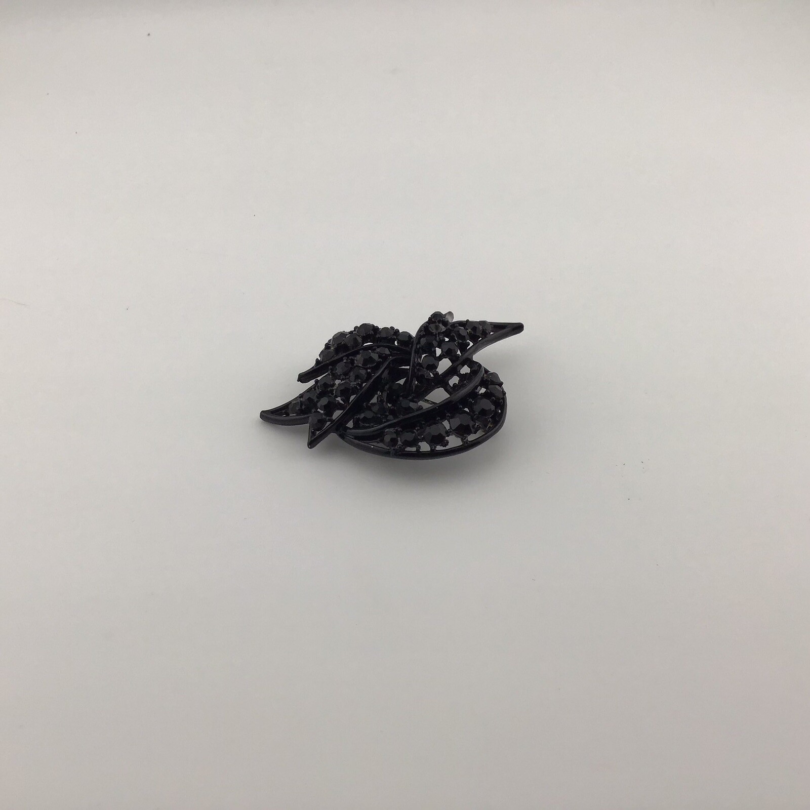 Vtg Brooch Black Metal Memorial Gothic 2-1/2”L Fashion Trend