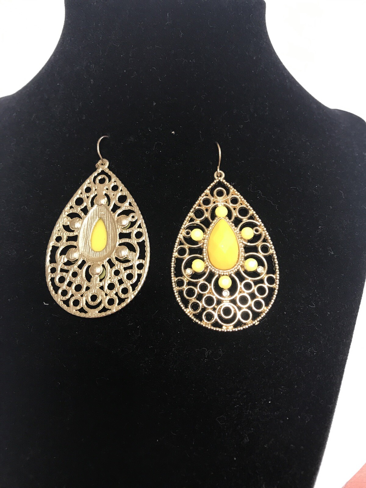 GOLD TONE PLATED METAL FAUX YELLOW STONE & BEADS PIERCED EARRINGS VINTAGE