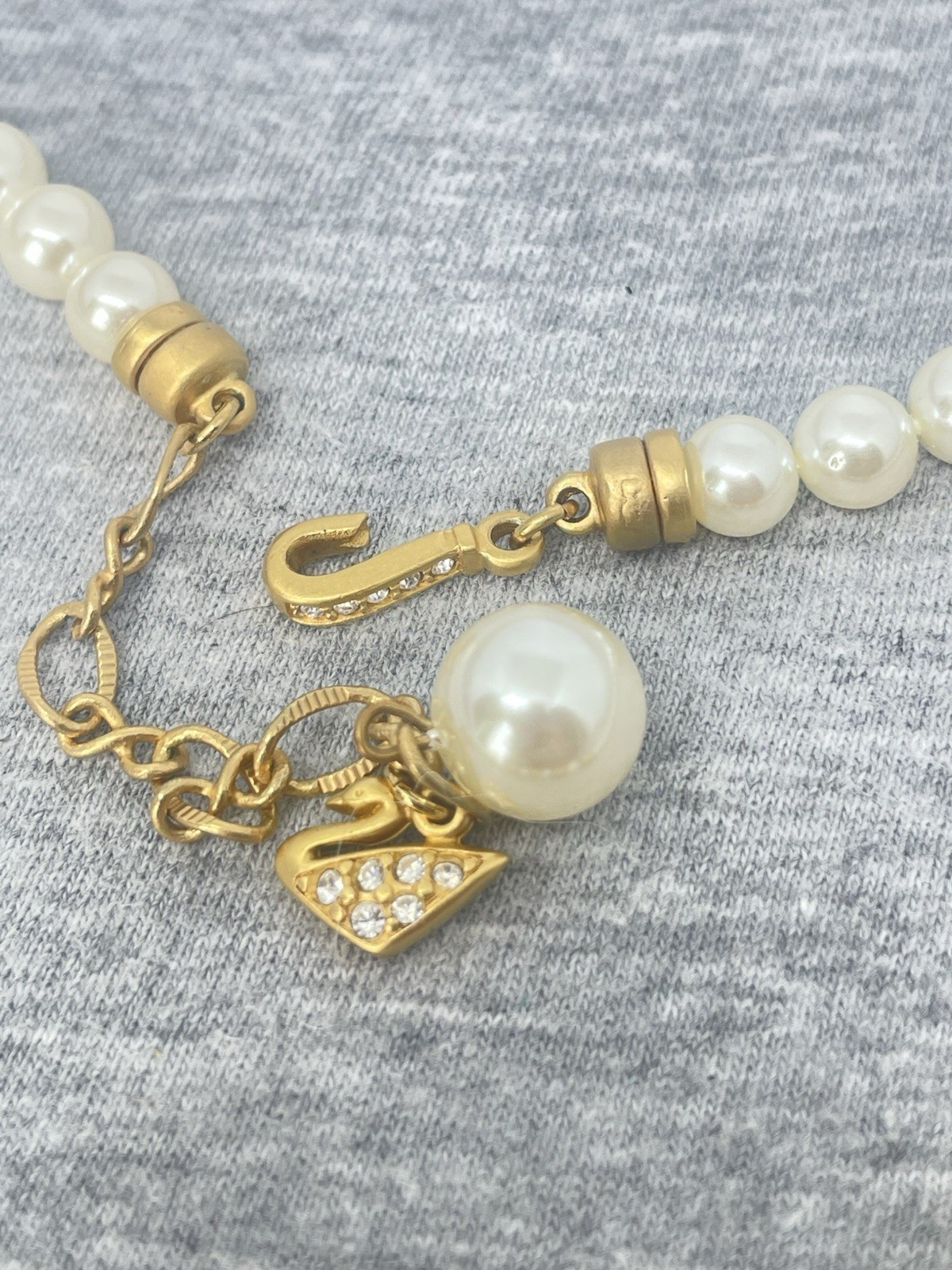 Vtg Swarovski Swan Signed Faux Pearls Crystals GoldTone Beaded 15-17” Necklace