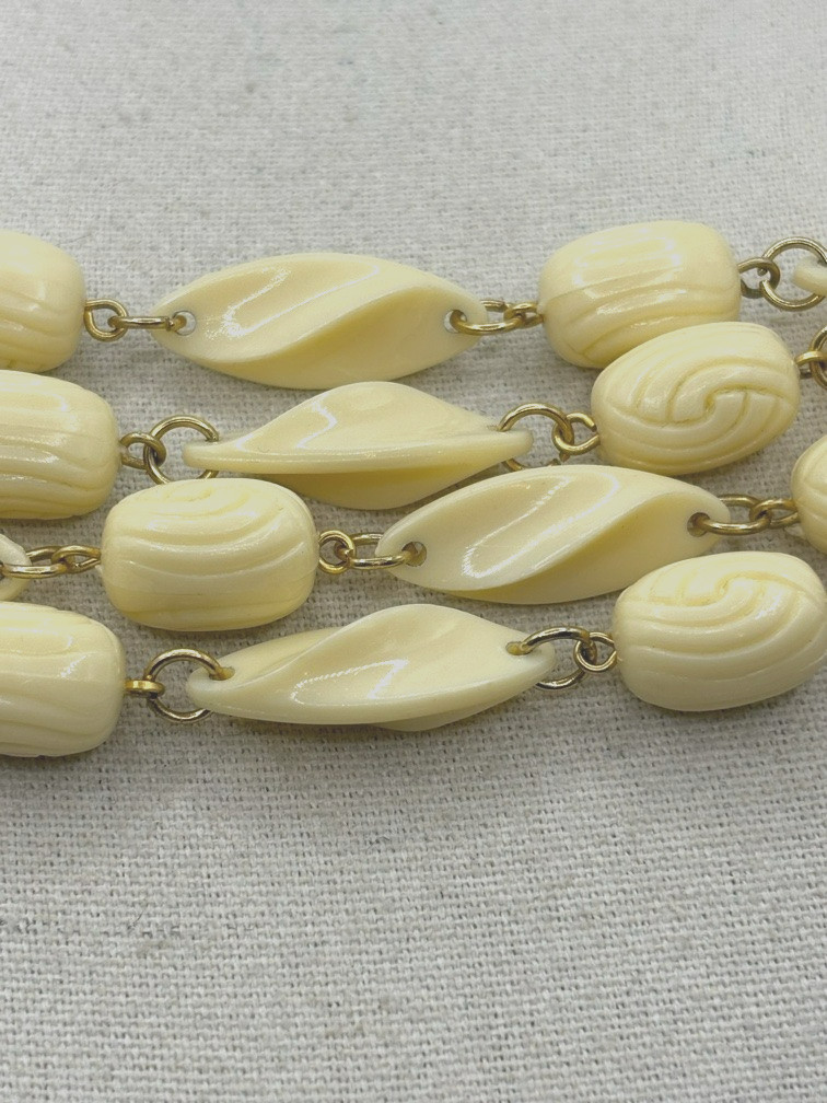 Vintage Ivory Cream Molded And Carved Bead Gold Tone Link Long Necklace 47 Inch