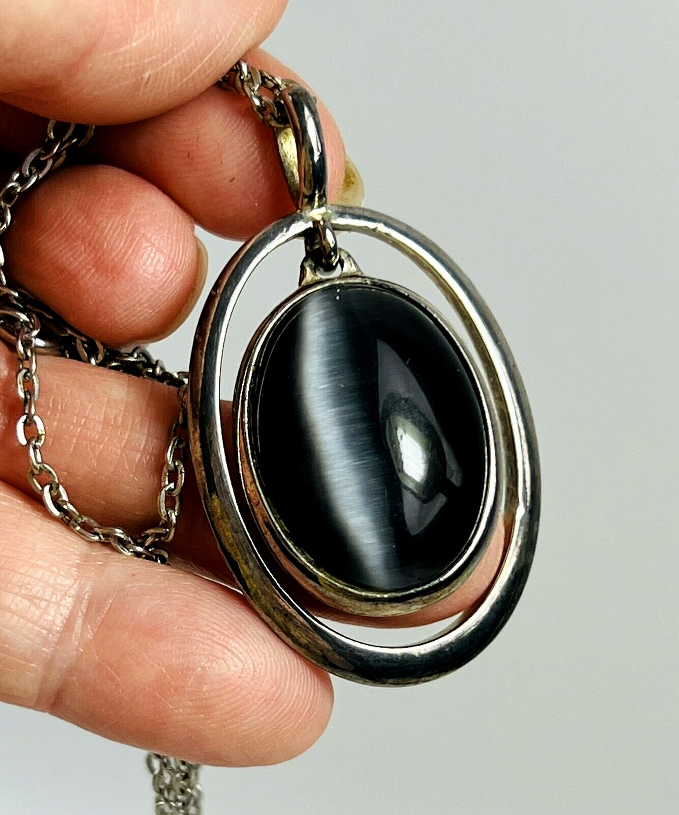Vintage Silver Toned Metal Necklace and Oval Pendant w/ Dangling Gray Stone 12″