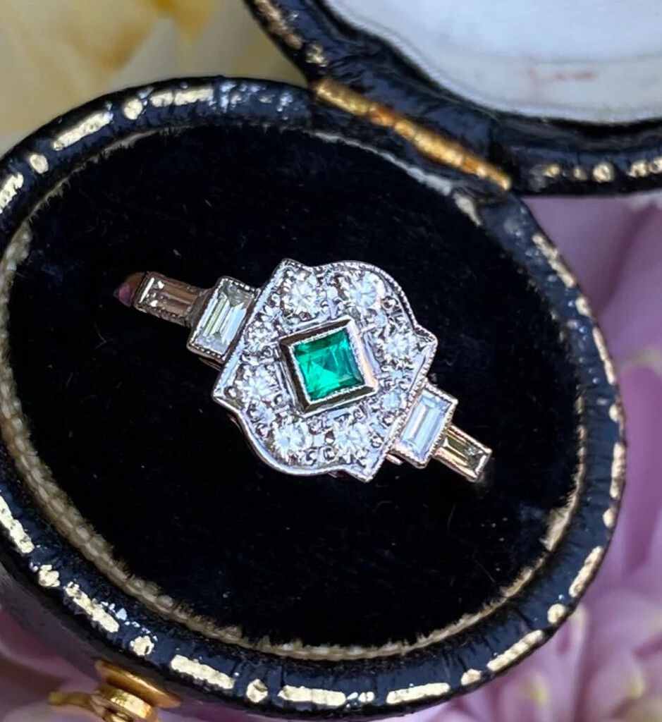 Art Deco 1/2CTW Green Princess Cut Simulated Diamond Wedding Ring In 925 Silver