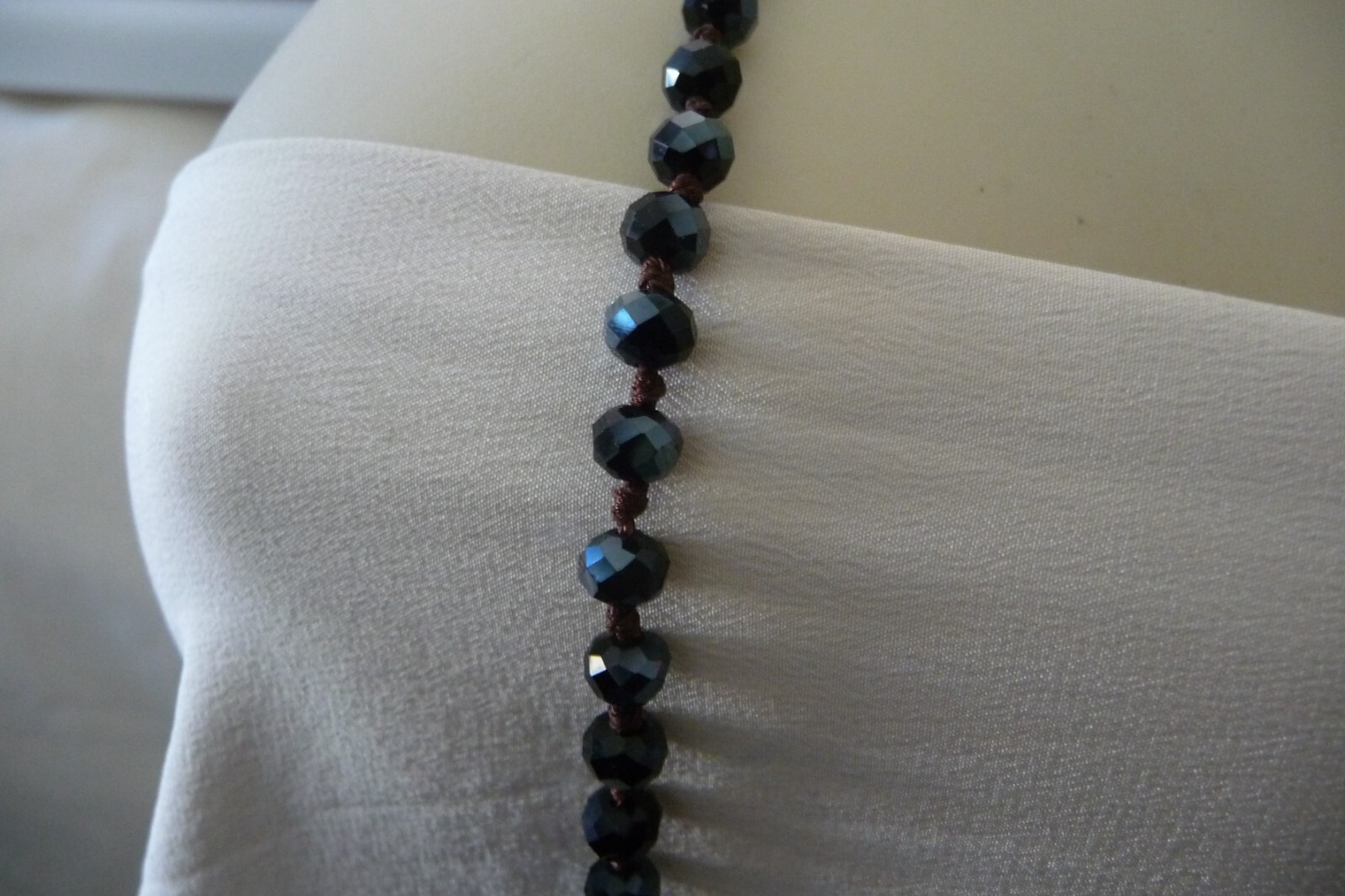 17″L BLACK & GRAY FACETED CRYSTAL BEADS HAND KNOTTED NO CLASP NECKLACE #95A
