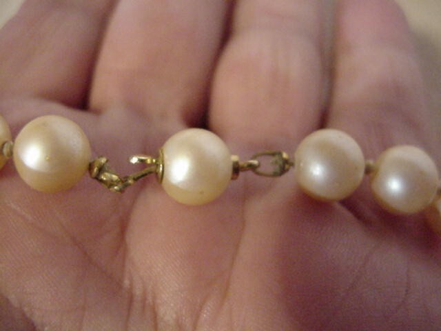 Vintage LONG Faux Pearl Necklace/Beads – CHAMPAGNE – Knotted – GT slip-in Clasp