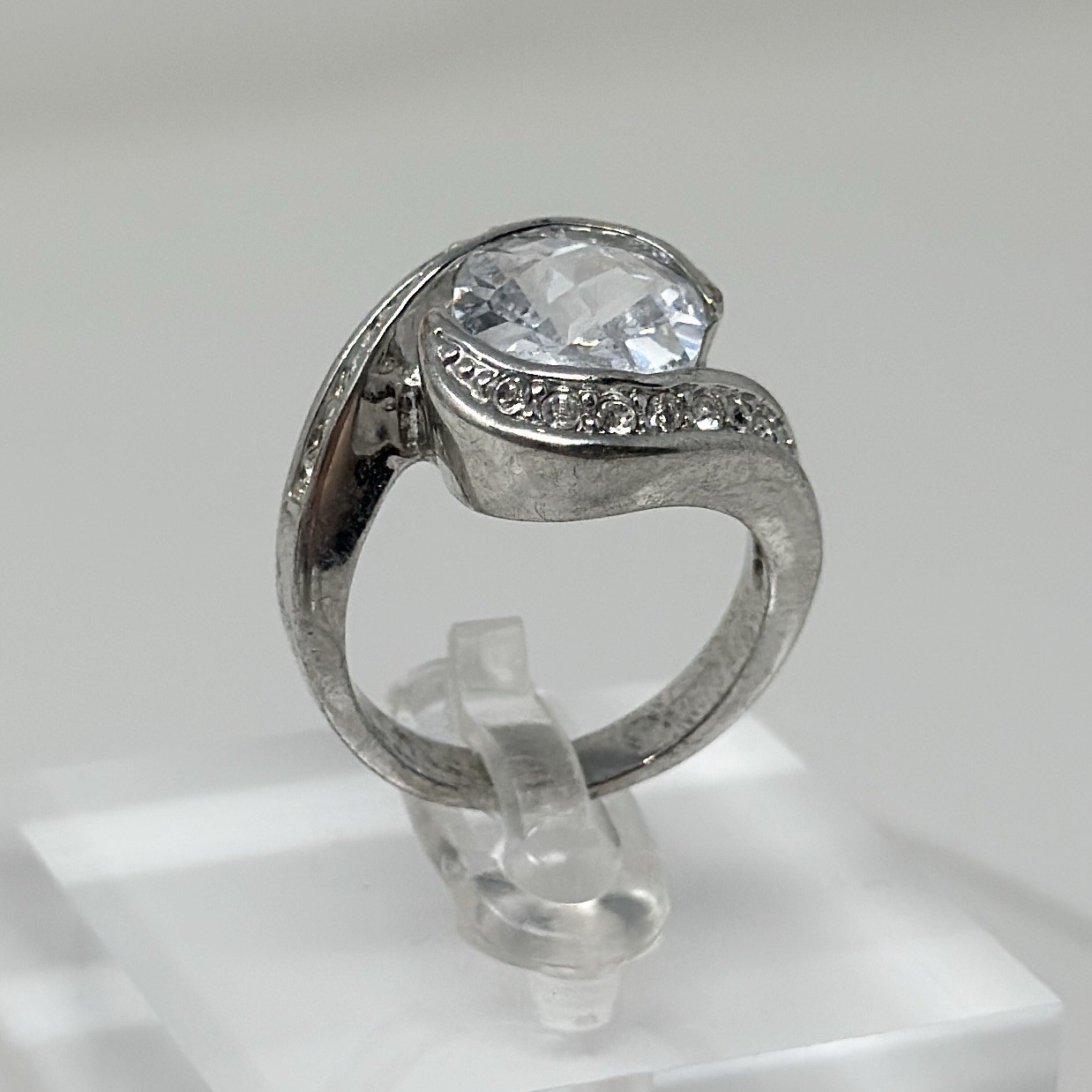 Vintage Silver Tone Cushion Cut Crystal Tension Setting Cocktail Ring Size 7