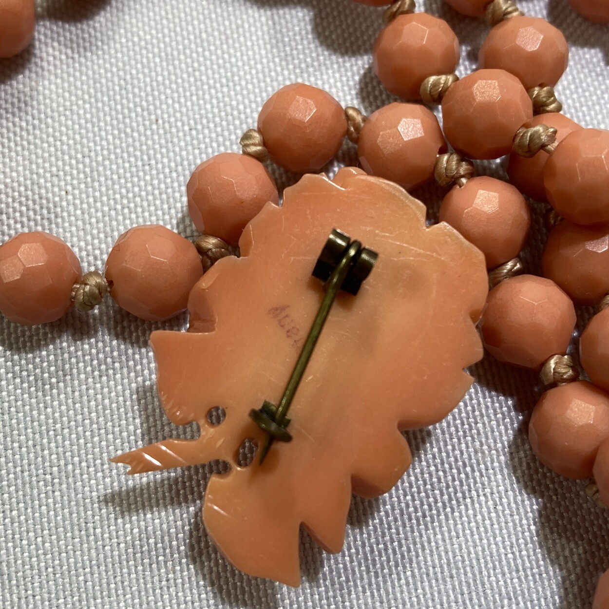 VTG 1950s 26” Necklace & Pin Hand Tied Faceted Beading Salmon Color Plastic Cmp
