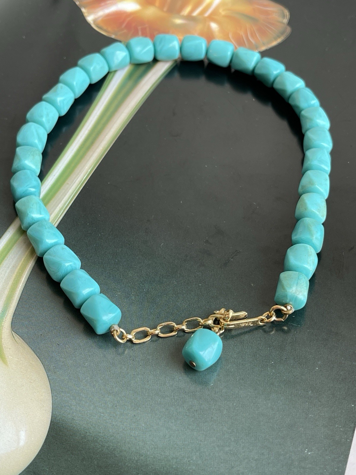 Vintage Trifari signed Turquoise blue lucite bead necklace