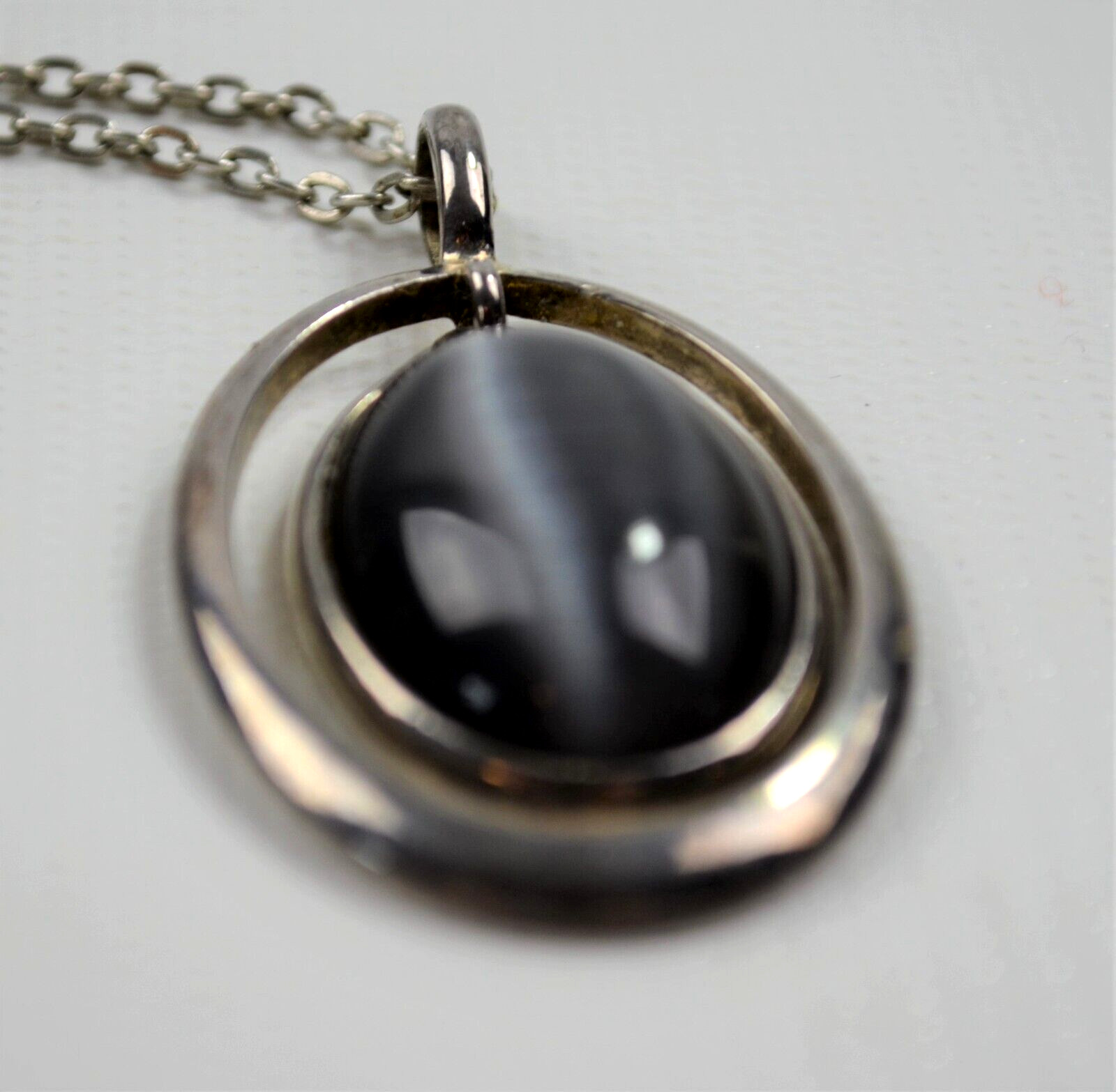 Vintage Silver Toned Metal Necklace and Oval Pendant w/ Dangling Gray Stone 12″