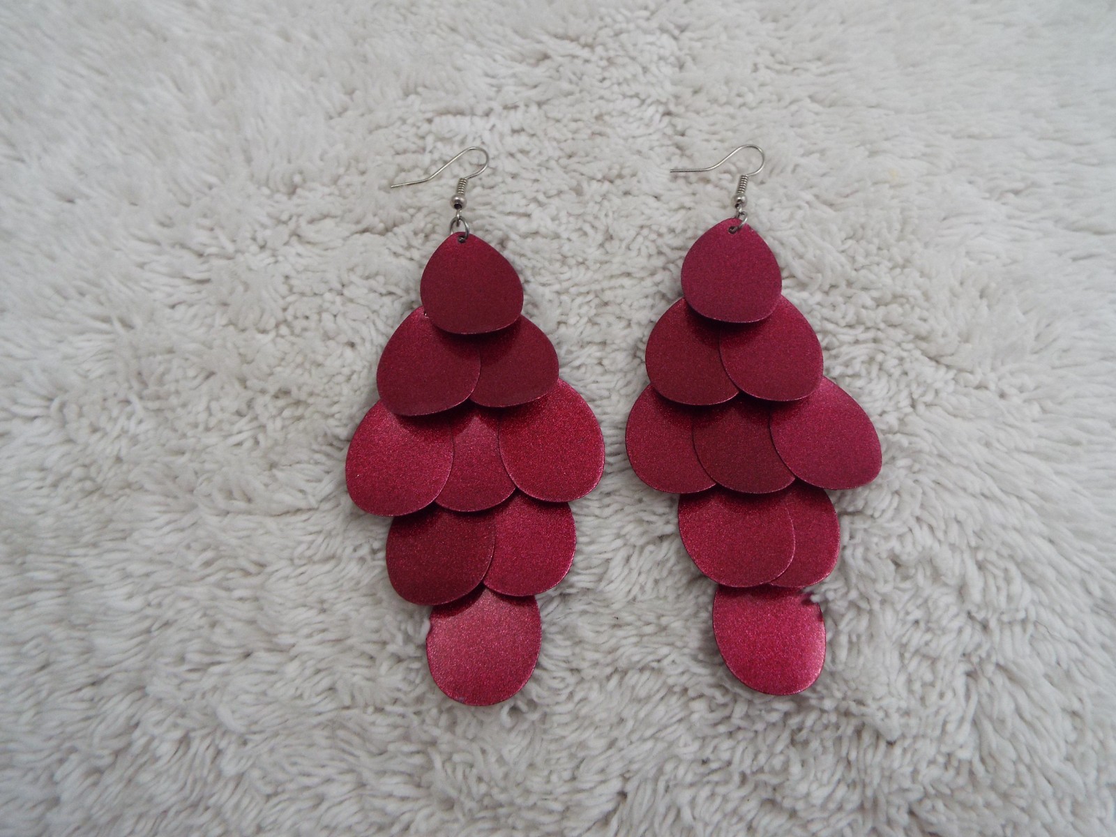 Silvertone Fuchsia-Red Cascade Pierced Earrings (B30)