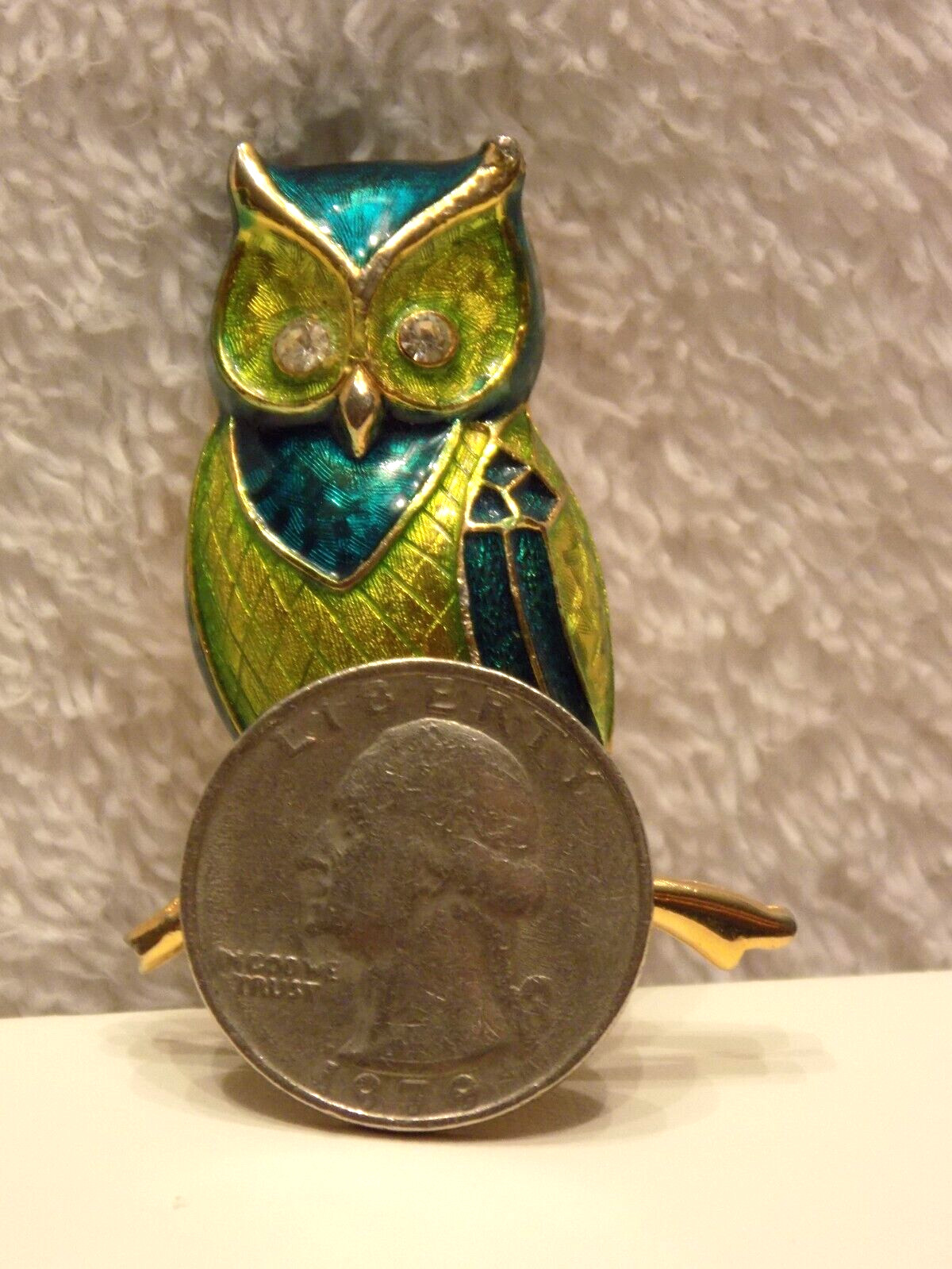 VINTAGE BOUCHER LIME & KELLY GREEN ENAMEL OWL W/ CLEAR CRYSTAL EYES 8668P