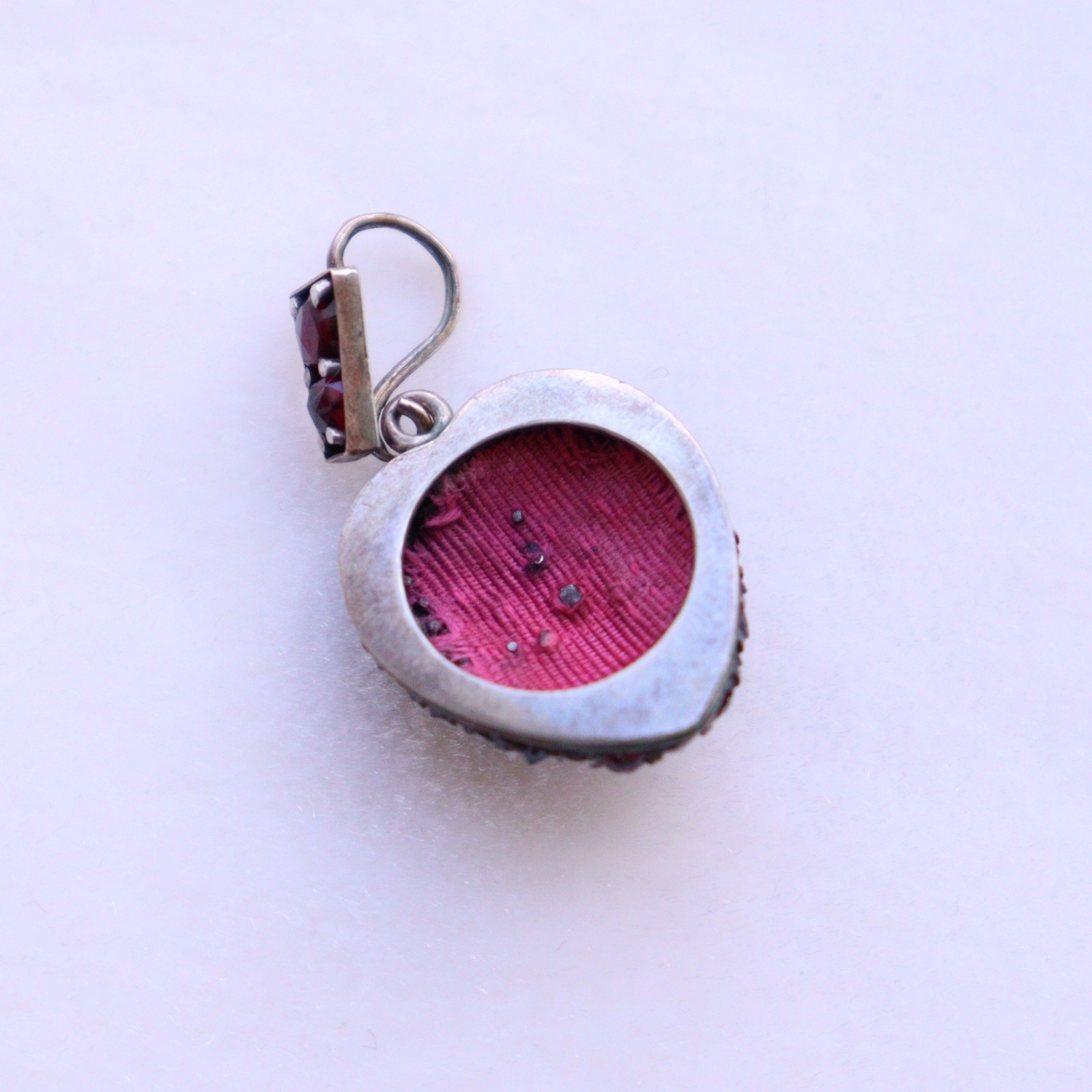 Antique Bohemian Garnet Heart Pendant Late 19ct – NO TARIFF