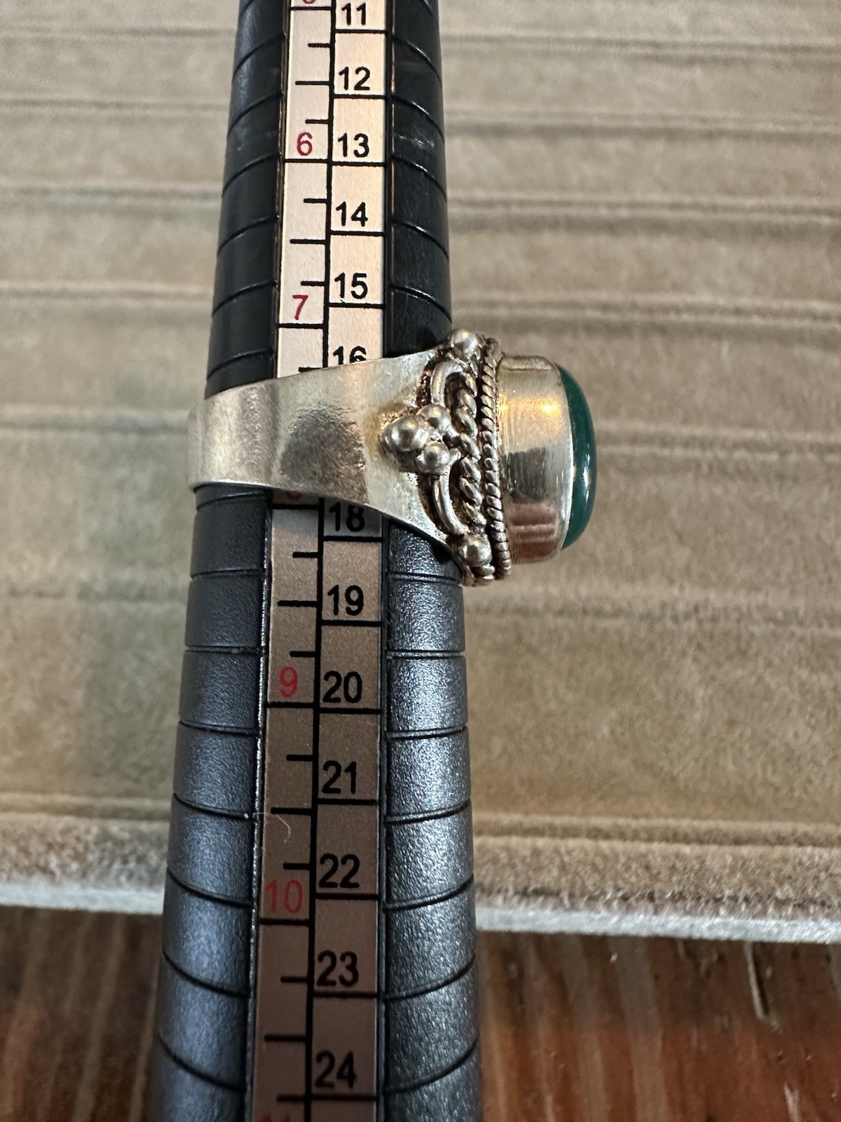 Vtg 925 Sterling silver Tibetan green bloodstone ring Sz 7.75
