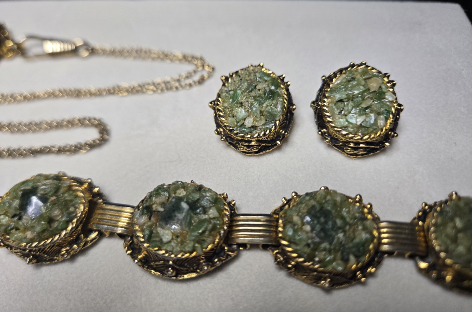 Antique Circa 1920s Jewelry Set Bracelet Earrings Necklace Ring Jade Chips
