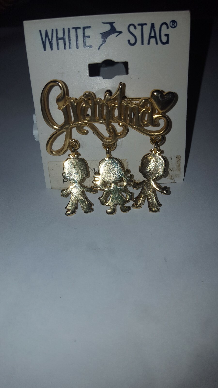 NW WHITE STAG GRANDMA’S CHILDREN FIGURE BROACH GOLDTONE GRANDMA GIFT Box inclu