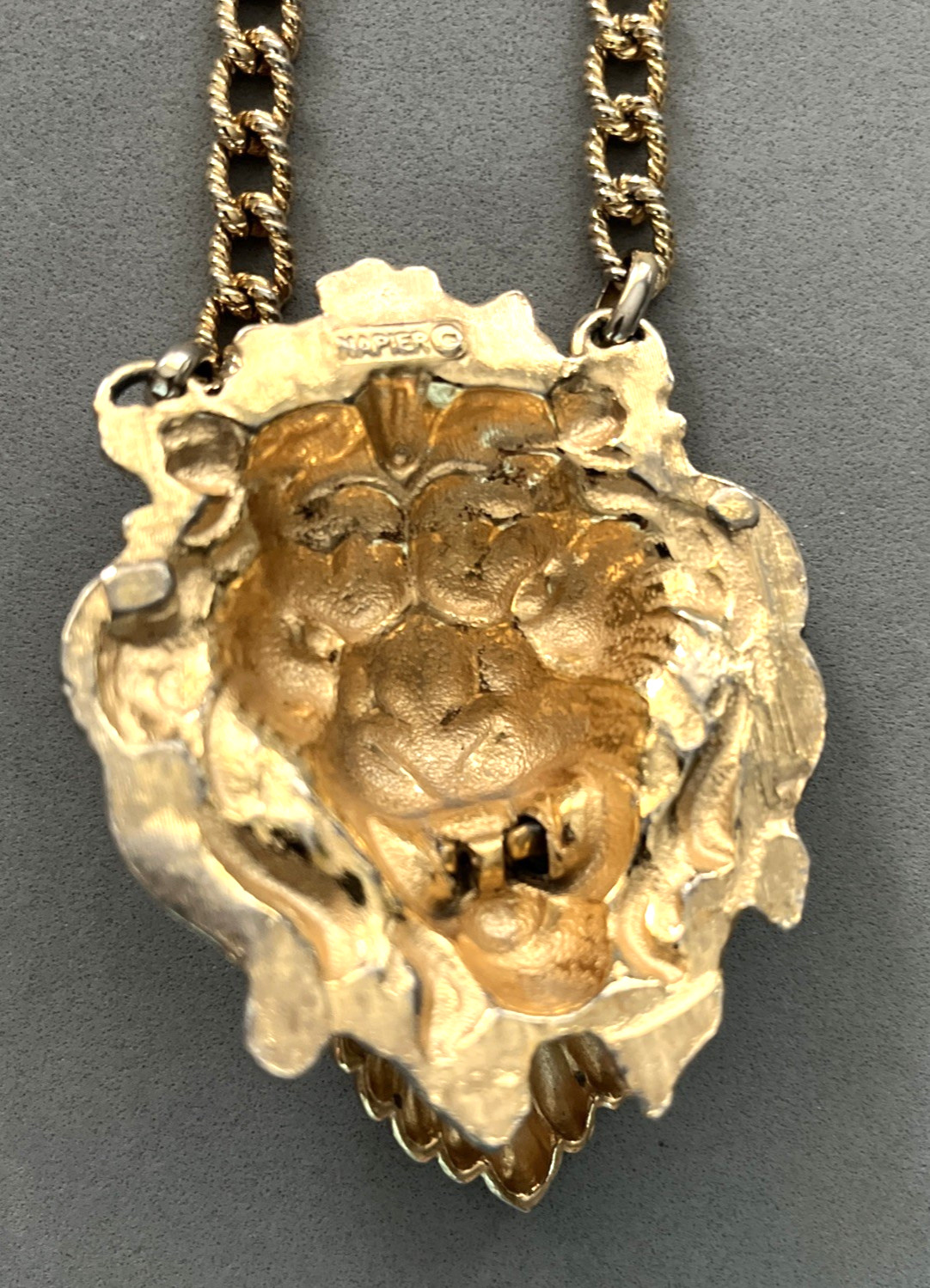Vintage NAPIER Lion Head Articulate Door Knocker Gold Tone Chain Link Necklace