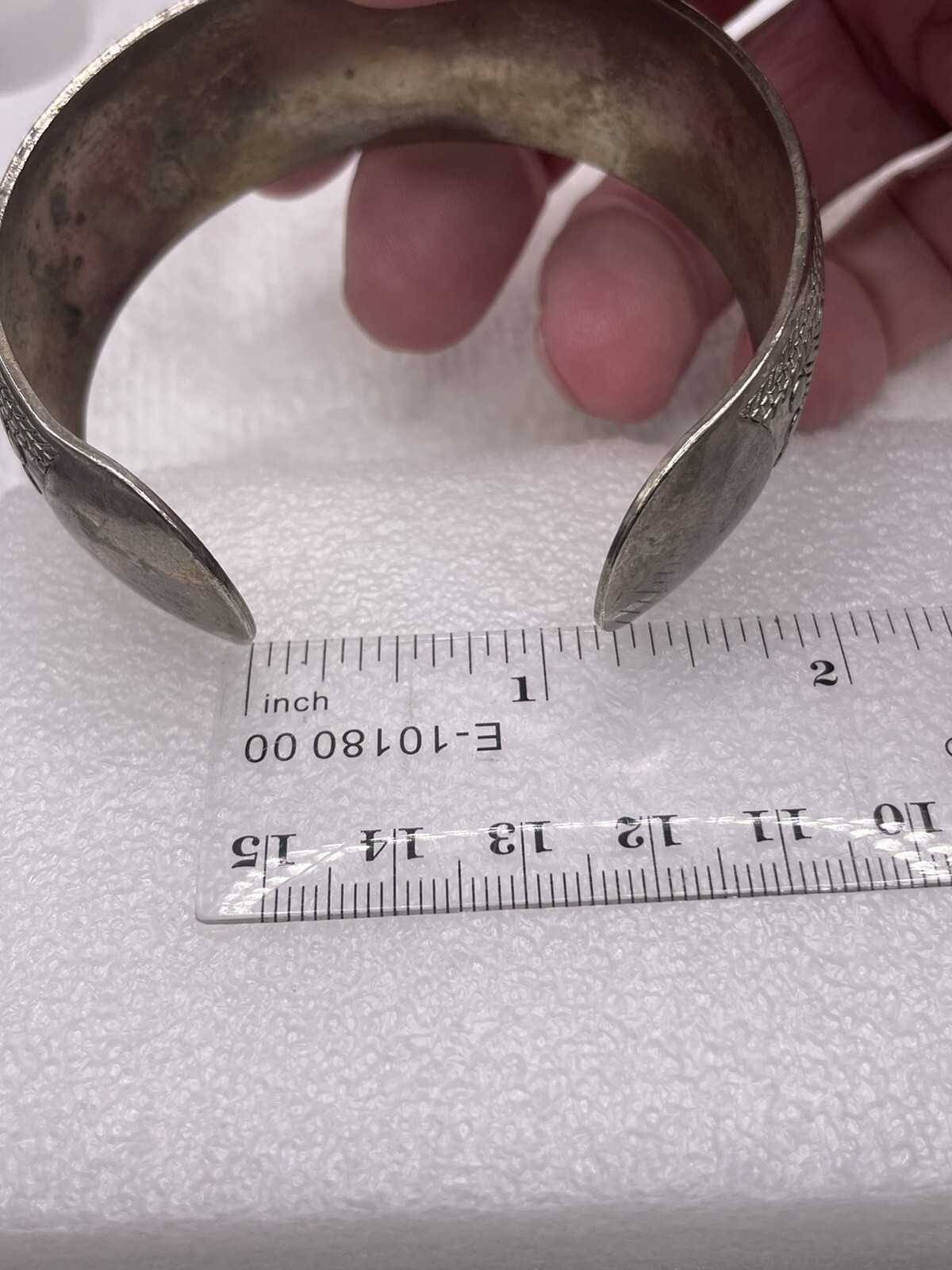 Vintage Art Deco, Tribal Designed 24mm Large Silver Tone Wide Cuff Bracelet 8″