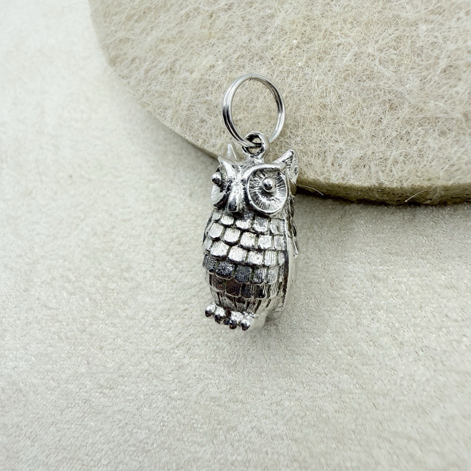 Vintage Silver Tone Owl Animal Dangle Drop Charm Pendant Jewelry Accessory