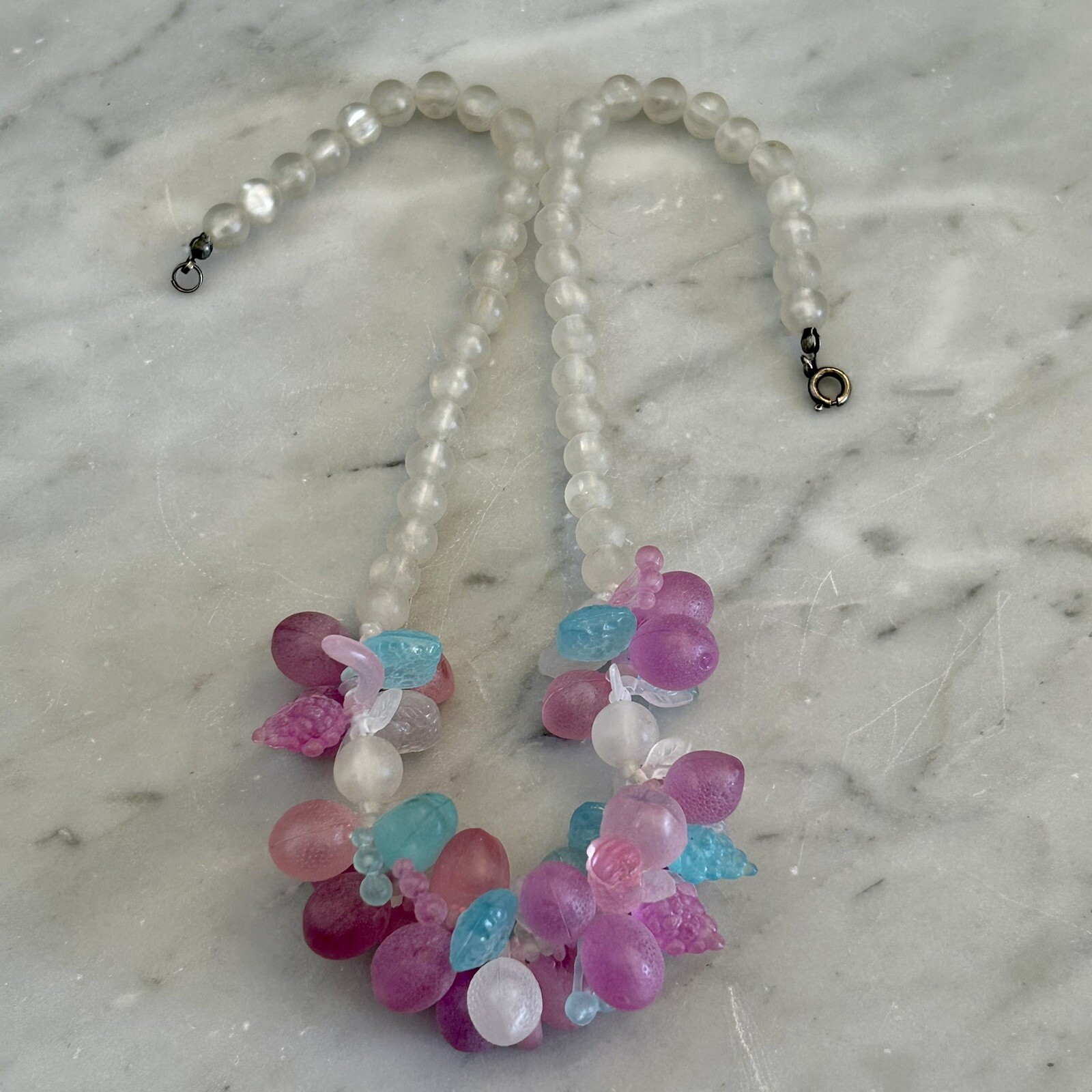 Vintage Frosted Lucite Fruit Salad Necklace Pastel Multicolor 50s/60s Kitsch 19″