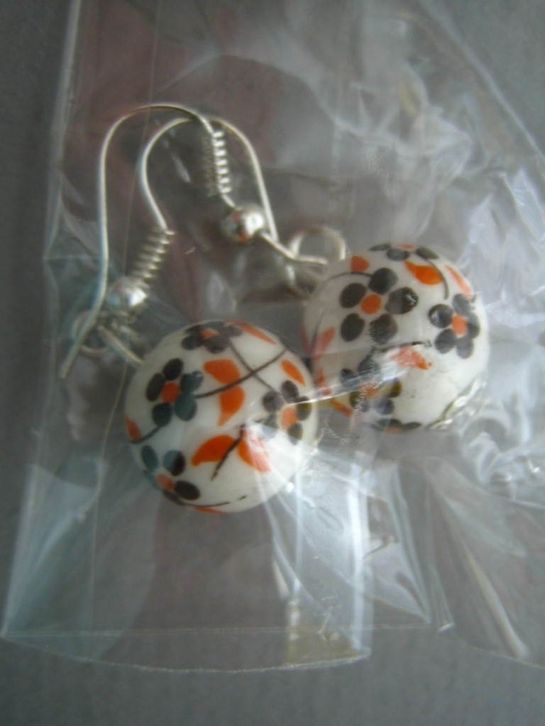 SILVER TONE & WHITE BEADS with FLOWERS PIERCED EARRINGS