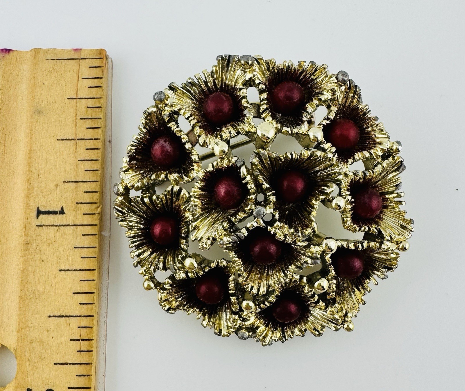 Vintage MCM Brooch 1960s Gold Tone Floral Cluster Red Cabochon Heavy 1.5”