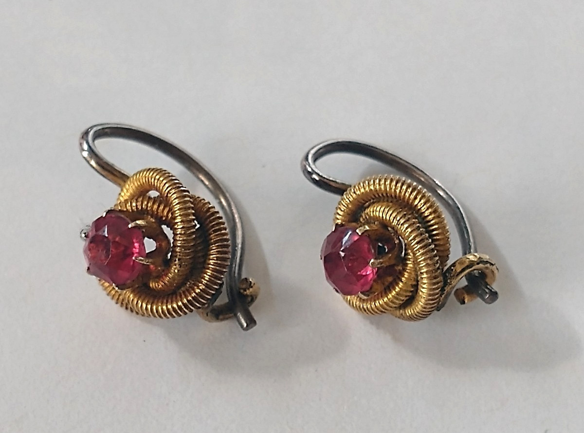 Vintage Red Stone Gold Tone Spiral Pierced Earrings