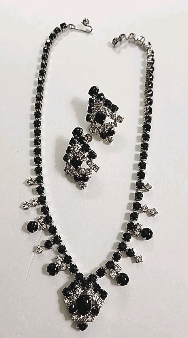 Vintage 1950s Bib Necklace & Screw Back Earrings Black & Clear Rhinestones