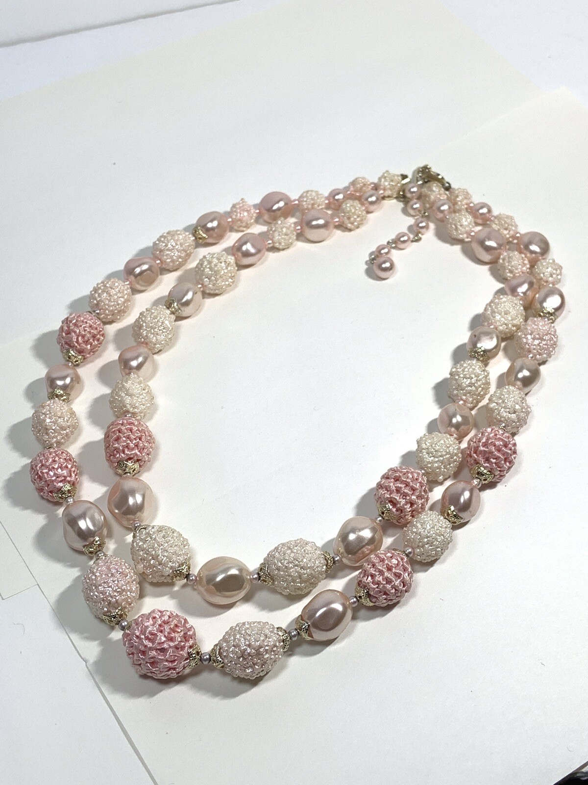 VTG JAPAN 2 Tier Bead NECKLACE Shades Of Pink POPCORN Textured KNIT Graduated