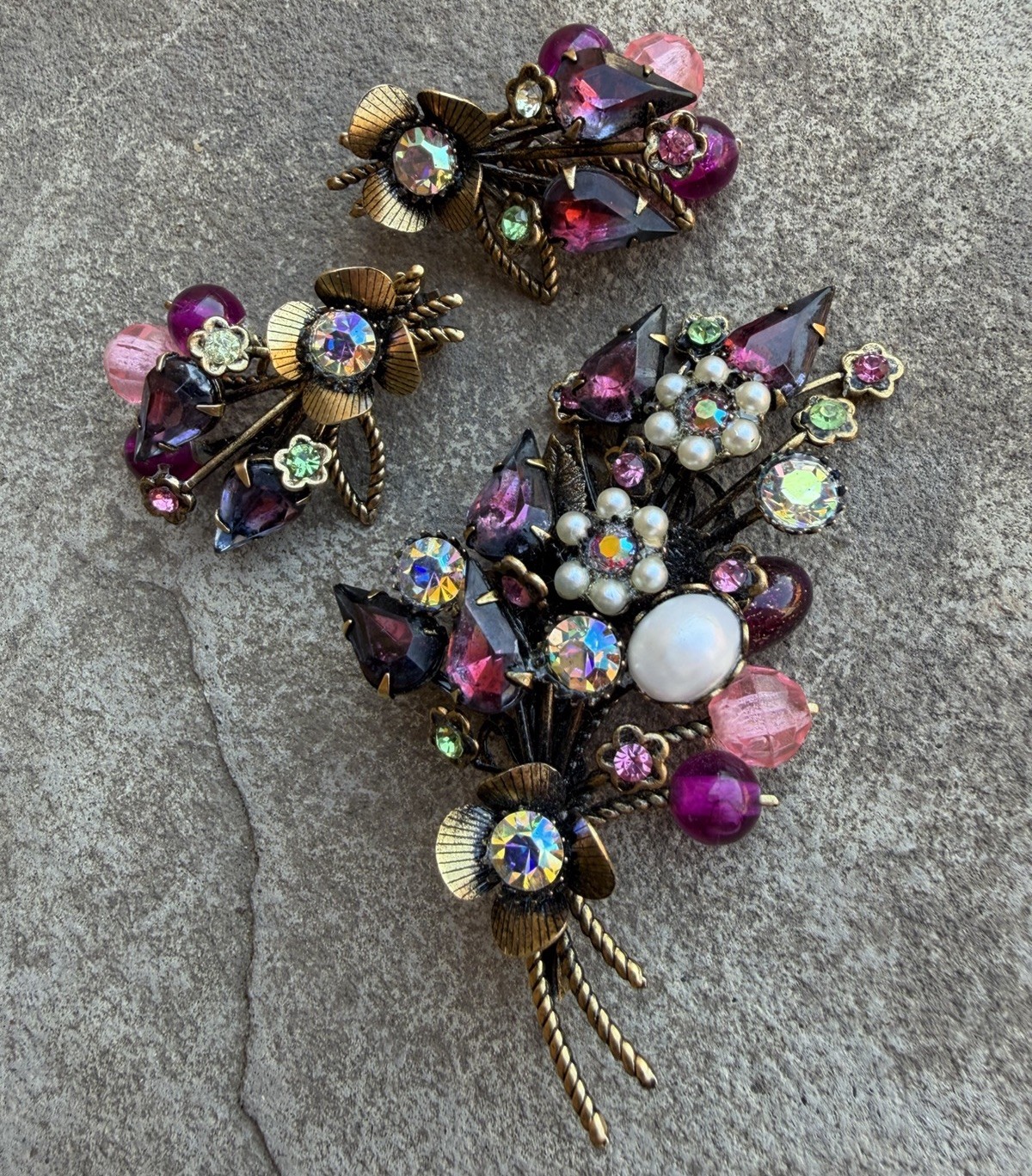 Vintage Purple Violet Blue Givre Rhinestone Pink Flower Bead Brooch Earrings Set