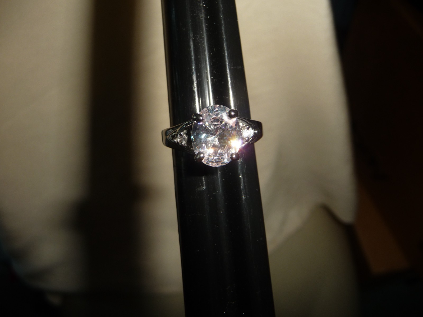 FAUX OVAL DIAMOND SILVER TONE ENGAGMENT Sz 5 3/4 RING #19/19