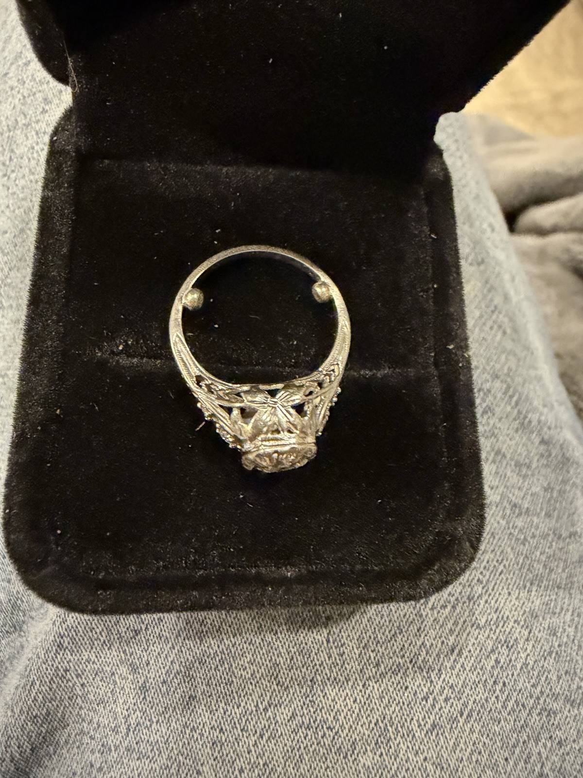 One vintage 18 karat white gold diamond ring with 5 Old European Cut Diamonds.