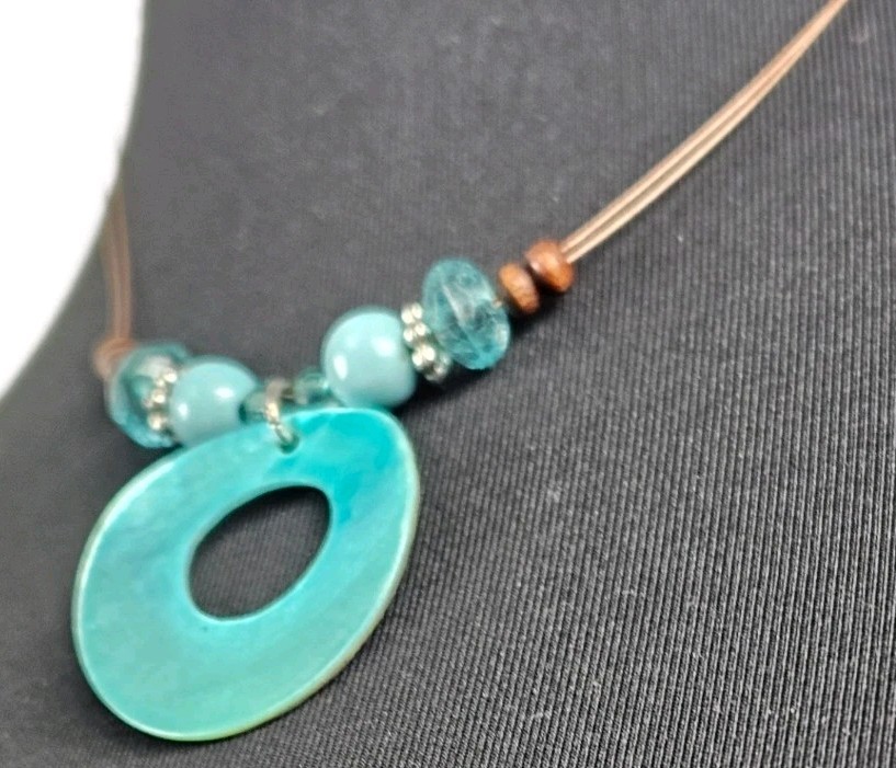 Vintage Abalone Paua Shell & Bead Donut Pendant Wire Necklace Bohemian | Beachy