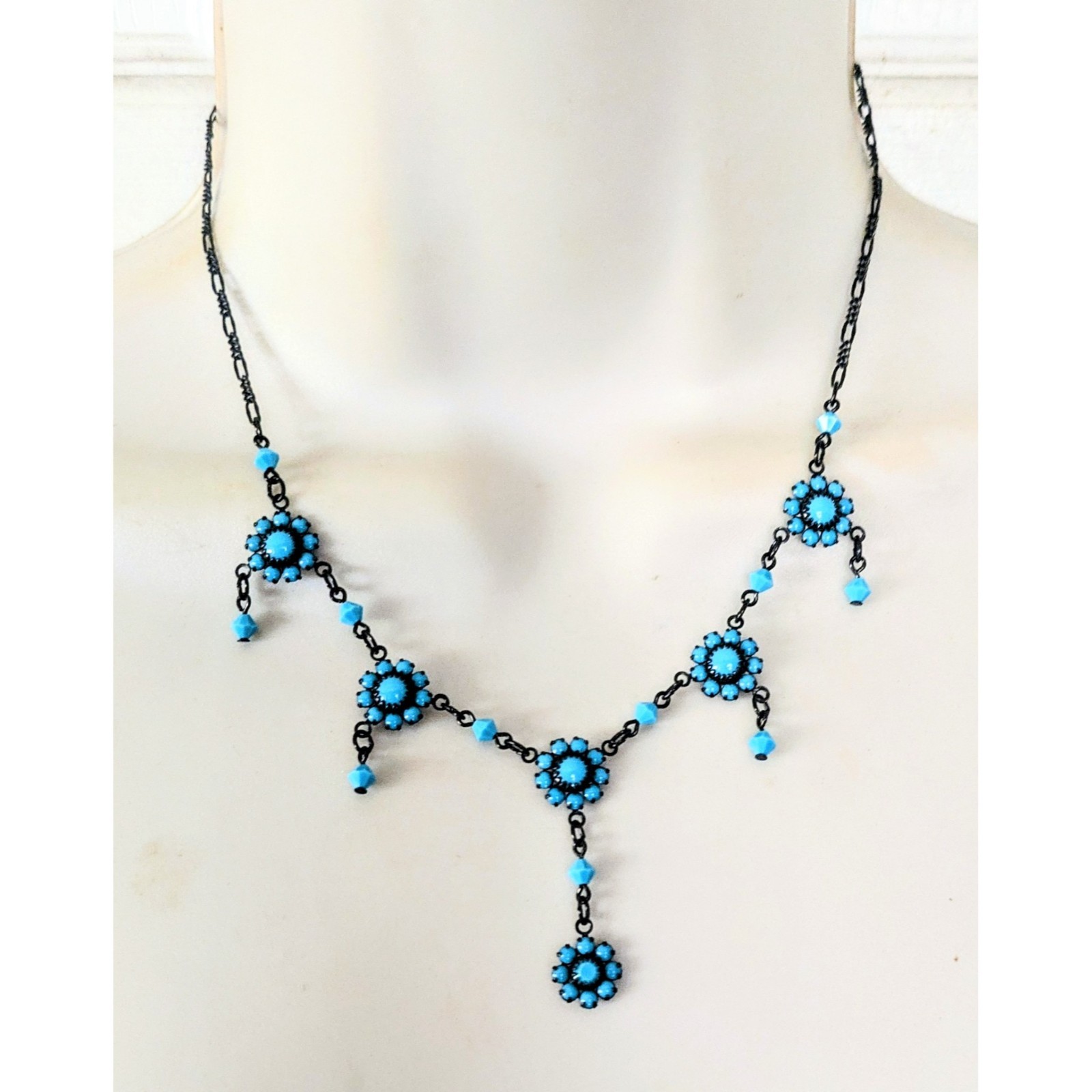 AUSTRIAN CRYSTAL USA Black Tone Turquoise Crystal Dangle Necklace 16.25″