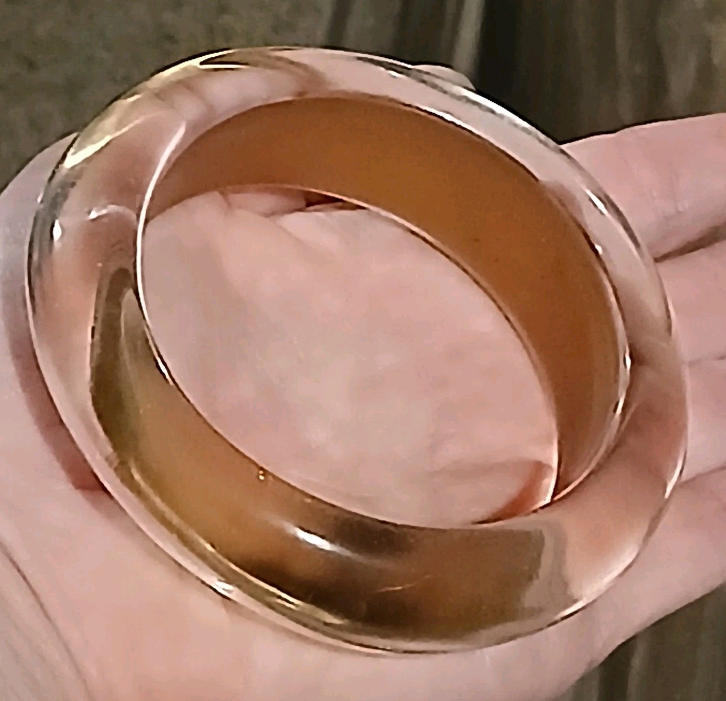 Vintage Clear Champagne Gold Lucite Acrylic Bangle Bracelet Chunky Statement 8″