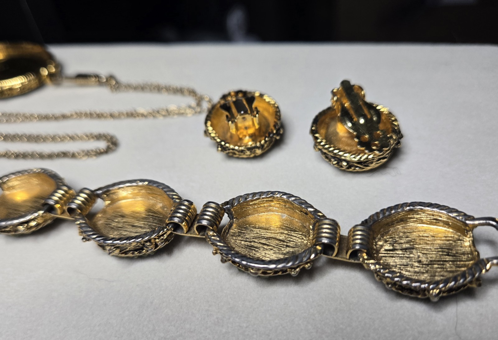 Antique Circa 1920s Jewelry Set Bracelet Earrings Necklace Ring Jade Chips