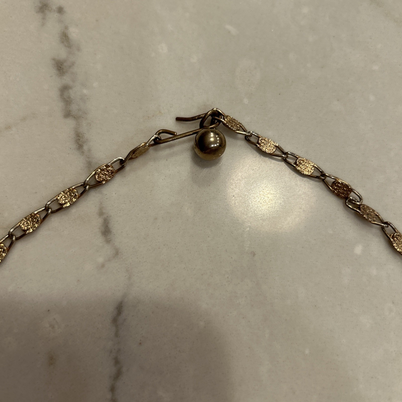 VTG 50’S RED LEAF AB FAUX PEARL 17″ GOLDTONE ADJ CHOKER NECKLACE HOOK CLASP