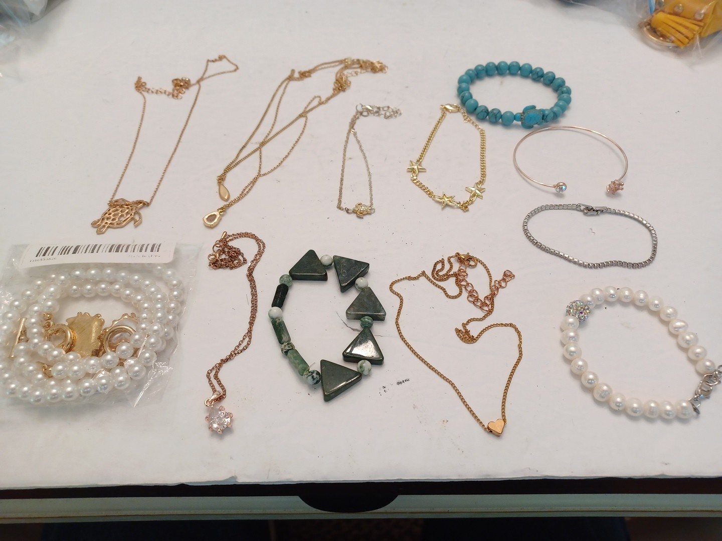 Mixed LOT OF 12 Costume Jewelry Pieces GOLD TONE/SILVER TONE USED FREE SHIP