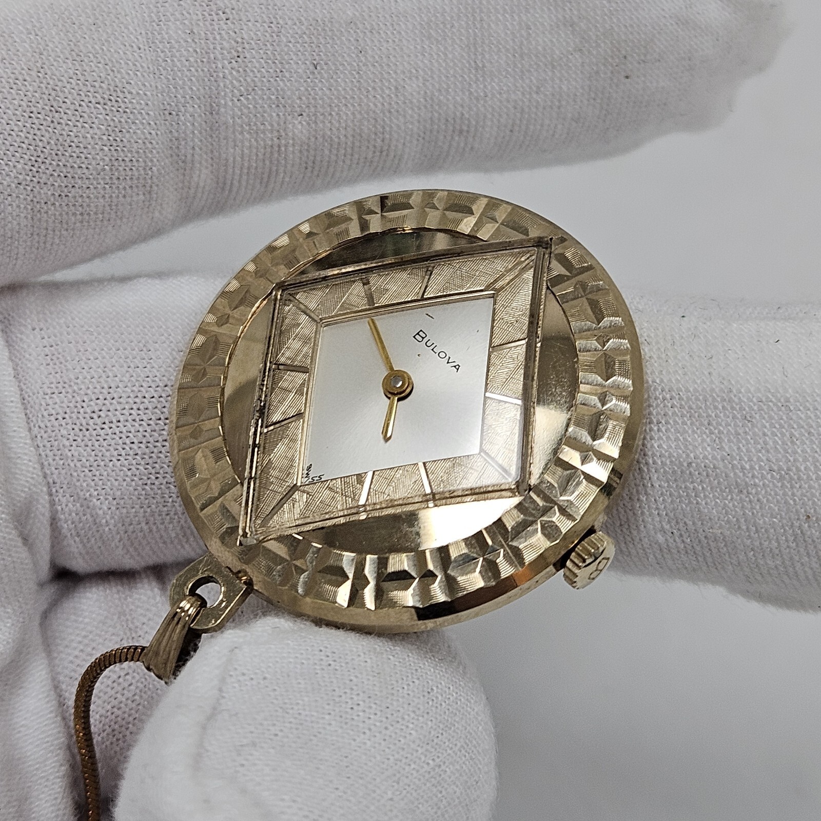 Vintage Bulova Gold Tone Round Pendant Necklace Watch 1967 11ALL 17J Hand Wind
