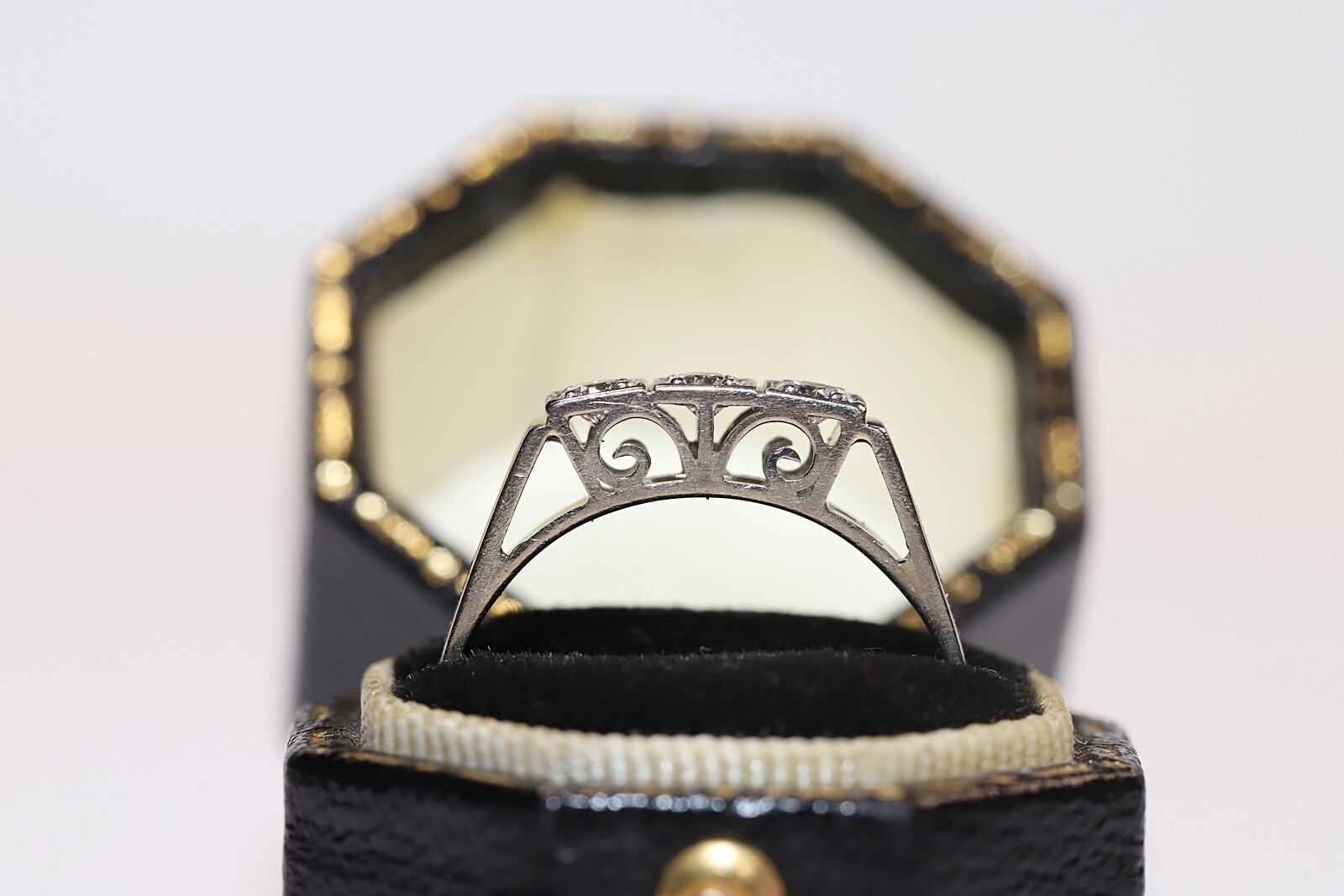 Antique Circa 1920s 18k Gold Natural Diamond Decorated Ring