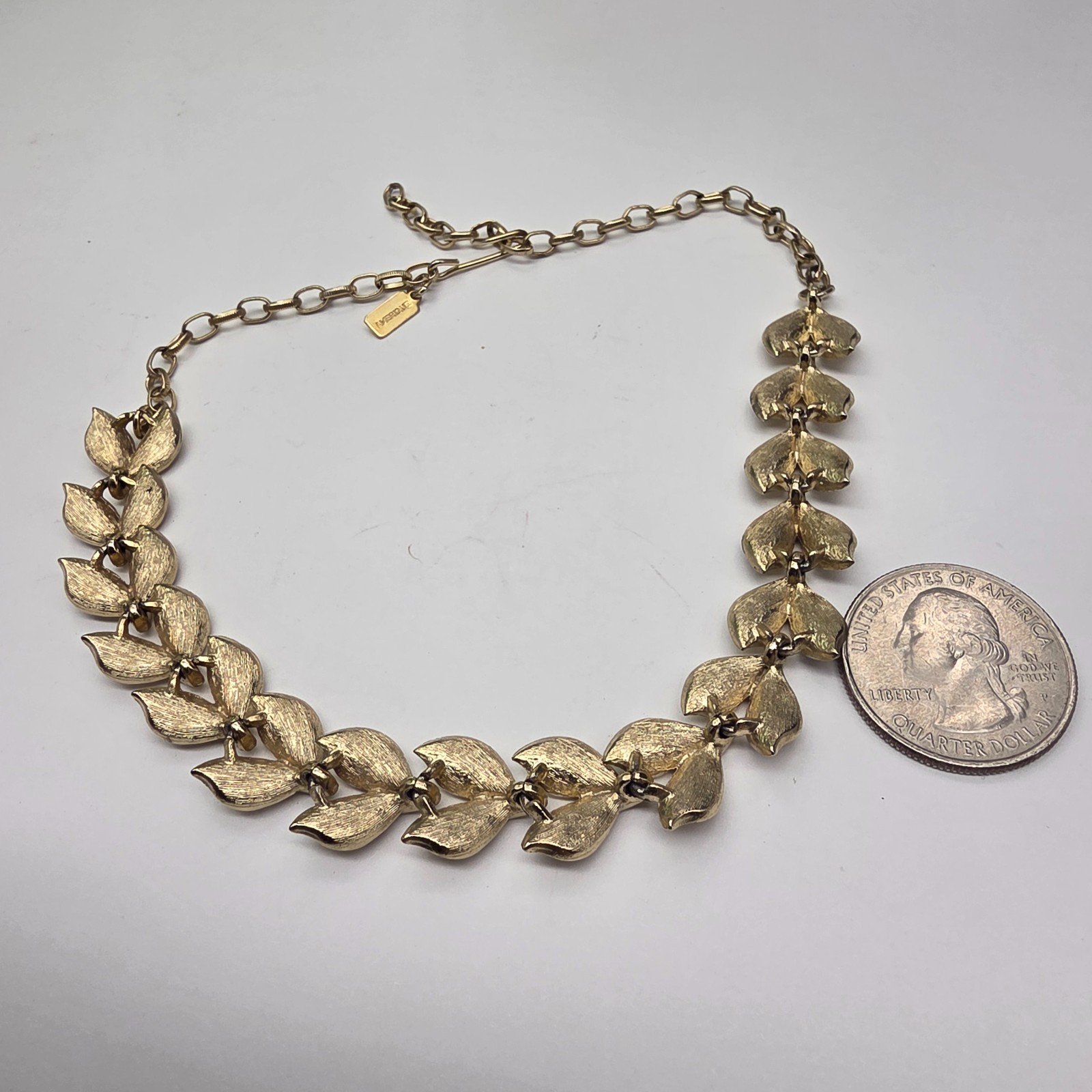 Signed Amerinique Brushed Gold Tone Metal Double Leaf Choker Necklace Vintage