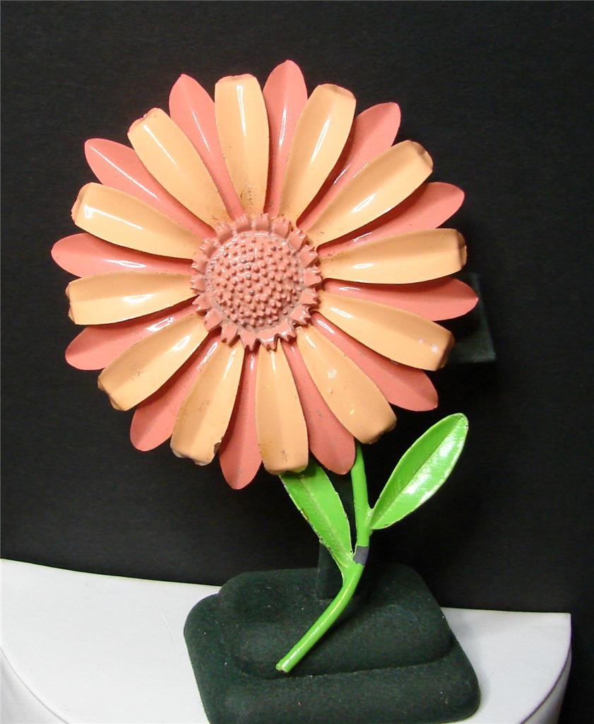 Vintage Retro Mod 60’s Layered Orange Pink Enamel Metal Daisy Flower Pin Brooch